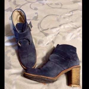 Adorable Denim blue Ugg boots sz8